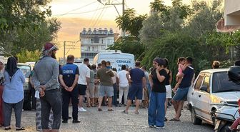 Eve giren komşular korkunç manzarayla karşılaştı