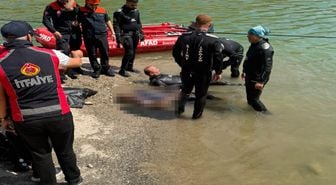 Evladını kurtarmak için gözünü kırpmadan çaya atlayan babadan acı haber