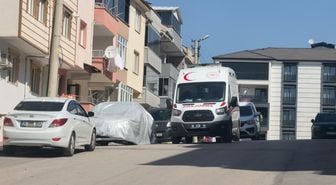 Sabah uyandığında eşini, yüzü kanlar içinde yerde buldu