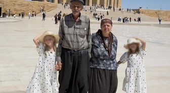 34 yıl sonra evlat sahibi olan çiftten Anıtkabir ziyareti