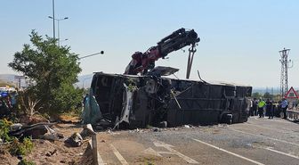 Kayseri’de yolcu otobüsü yan yattı, kazada 20 kişi yaralandı