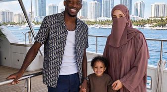 Dembele eşinin peçe tercihini anlattı: Güzel yüzüm...