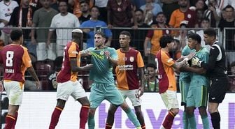 Galatasaray'a Villarreal ile hazırlık maçında 'kırmızı kart' şoku
