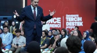 Bakan Tekin'den 'serbest kıyafet' soruna yanıt: Bu yüzden kaldırılmış