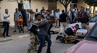 Çocuk istismarcısına hastane bahçesinde kanlı infaz! Baba ve oğlu tutuklandı
