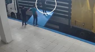 İstanbul'da suç örgütü operasyonu: Firari şüpheli tırın gizli bölmesinde yakalandı
