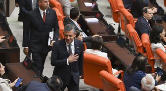 Özgür Özel'le aynı fikirde değiller! Yeni Parti'de büyük fire