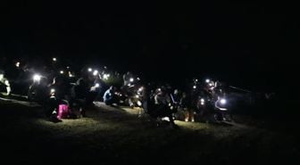 Binlerce kişi Perseid meteor yağmurunu izlemek için akın etti! Trafik kilitlendi, kilometrelerce yürüdüler