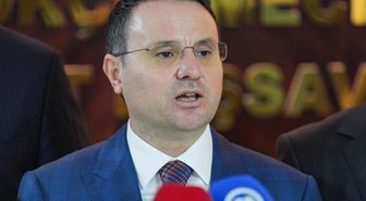 İstanbul'da kendilerini MİT görevlisi olarak tanıtan 3 şüpheliye operasyon
