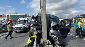 Yaz Kuran kursu öğrencilerini taşıyan araç direğe tosladı, 5'i ağır 13 çocuk yaralandı