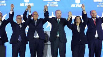 3 milletvekili daha AK Parti'ye katıldı! Rozetlerini Cumhurbaşkanı Erdoğan bizzat taktı