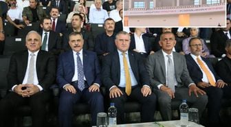 Bakan Çiftçi ve Bakan Bak da tribündeydi! Amedspor-Erzurumspor maçında Türkçe ve Kürtçe pankart