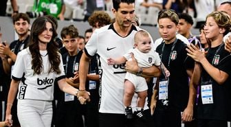 Beşiktaş'ta Necip Uysal'a duygusal veda: Hakkınızı helal edin