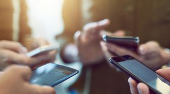 Telefon piyasasında dengeler değişiyor! Dev markalardan beklenmedik hamle