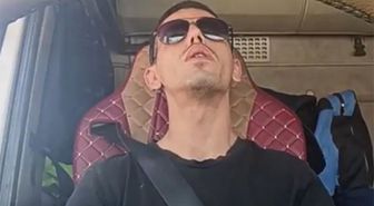 Tır şoförü kazadan 1 saat önce canlı yayında şarkı söylemiş