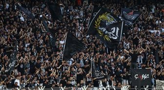 Maç 3-0 olduğu anda Dolmabahçe'de tüm tribünler aynı sesle inledi