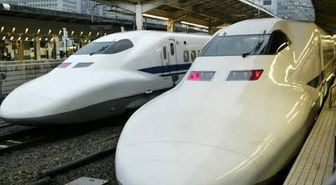 Japonya'da hızlı tren işçilere çarptı: 4 Ölü