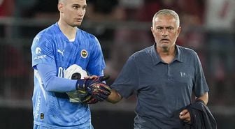 Livakovic Mourinho'yu silip attı