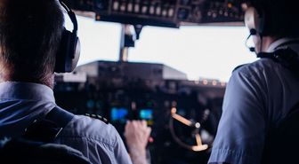 153 yolculu uçakta felaketin eşiğinden dönüldü! Pilotların ikisi de uyuyakaldı