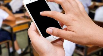 Fransa'da liselerde cep telefonları yasaklandı