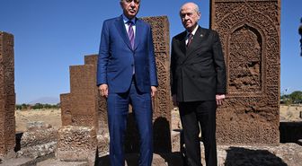 Cumhurbaşkanı Erdoğan ve Devlet Bahçeli, Ahlat Selçuklu Kabristanı'nı ziyaret etti
