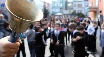 Okul kıyafetlerinde yeni dönem! Arma zorunluluğu yeniden getirildi