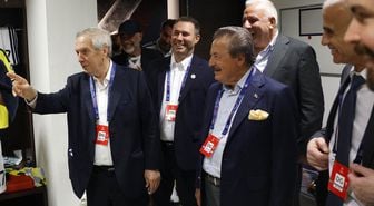 Aziz Yıldırım dayanamadı! Soyunma odasına indi, prim kararını açıkladı