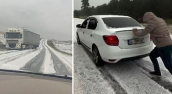 Ağustos ayında her yer beyaza büründü, araçlar yollarda mahsur kaldı