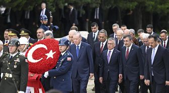 Anıtkabir’de dikkat çeken görüntü! Bahçeli ve Kılıçdaroğlu yan yana yürüdü