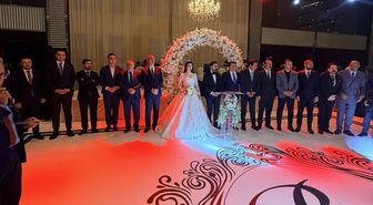 Ünlü iş insanı Yavuz Kahriman’ın oğlu dünyaevine girdi: Halaya duran isimler dikkat çekti