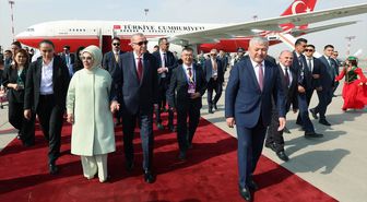 Cumhurbaşkanı Erdoğan'a Bişkek'te Dombra sürprizi