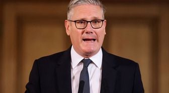 İngiltere'nin eski başbakanı Keir Starmer milletvekilliğinden de istifa etti