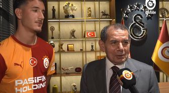 Dursun Özbek konuşurken Deniz Gül'ün yaptığı tepki çekti: Başkanın yanında hoş değil