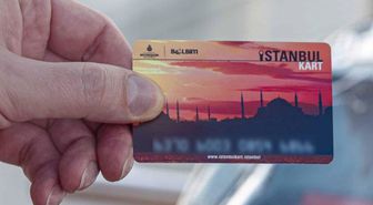 Beşiktaş'ın yıldızı İstanbul'u böyle keşfediyor! İETT'ye binip Taksim'e gitti