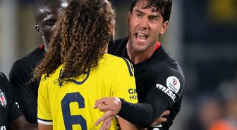 Derbide Vlahovic'ten olay hareket! Fenerbahçe taraftarı delirdi