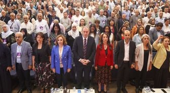 DEM Parti'de Tuncer Bakırhan ve Tülay Hatimoğulları yeniden Eş Genel Başkan seçildi