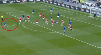 Manchester United'a 90+6'da büyük şok! Son saniyede kaleye füze yolladı