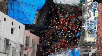 Yeni Delhi'de öğrenci yurdunda facia! 50 yıllık bina çöktü, 6 öğrenci öldü