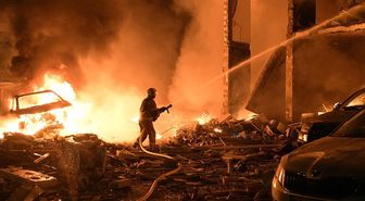 Rusya'nın Kiev'e düzenlediği hava saldırısında 2 kişi öldü, 10 kişi yaralandı