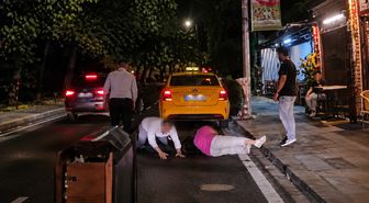 Fatih’te müşterilerini darp eden taksi sürücüsü gözaltına alındı