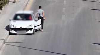 Denetimi görünce yer değiştirdi, dron saniye saniye kaydetti