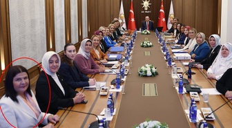 Telefonlarını kapattı, ardından bu kare geldi! CHP'li başkan Cumhurbaşkanı Erdoğan'ın toplantısında