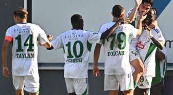 Rizespor, 10 kişi kalmasına rağmen kazandı