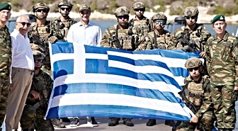 Bu mesaj kime? Miçotakis'ten provokatif Meis ziyareti