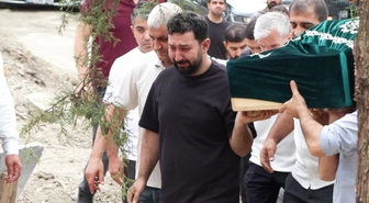 Kuzey Marmara Otoyolu'ndaki otobüs yangınında ölen Yüsra, Kilyos'ta toprağa verildi