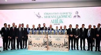 'Türkistan'dan Anadolu'ya Medeniyet Köprüsü: Ahilik' kitabının tanıtımı yapıldı