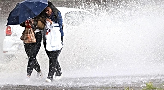 Meteoroloji'den 12 ile sarı kodlu uyarı! Sel, su baskını, yıldırım tehlikesi hepsi birden gelecek