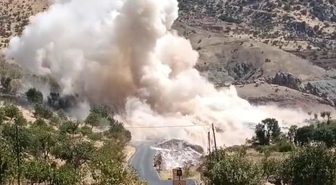 Siirt-Pervari yolunda kontrollü patlatma kamerada