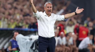 Fenerbahçe'de taşlar yerinden oynuyor! 4 isim kulübeye