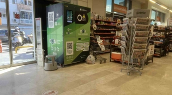 Bursa'da markette kahreden ölüm! Depozito iade makinesinin başında kalp krizi geçirdi